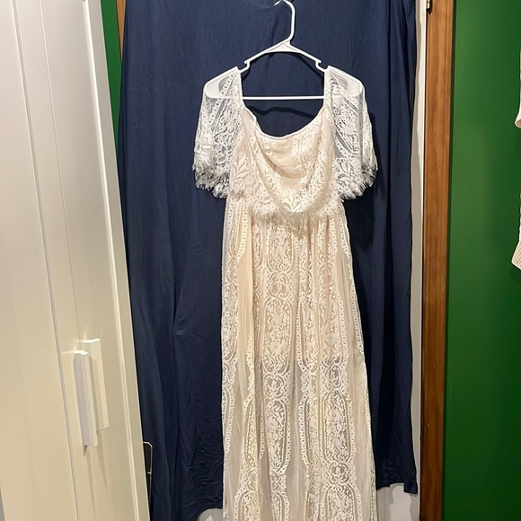 Baltic Born Dresses & Skirts - NWT Baltic Born Caroline Lace Maxi Dress